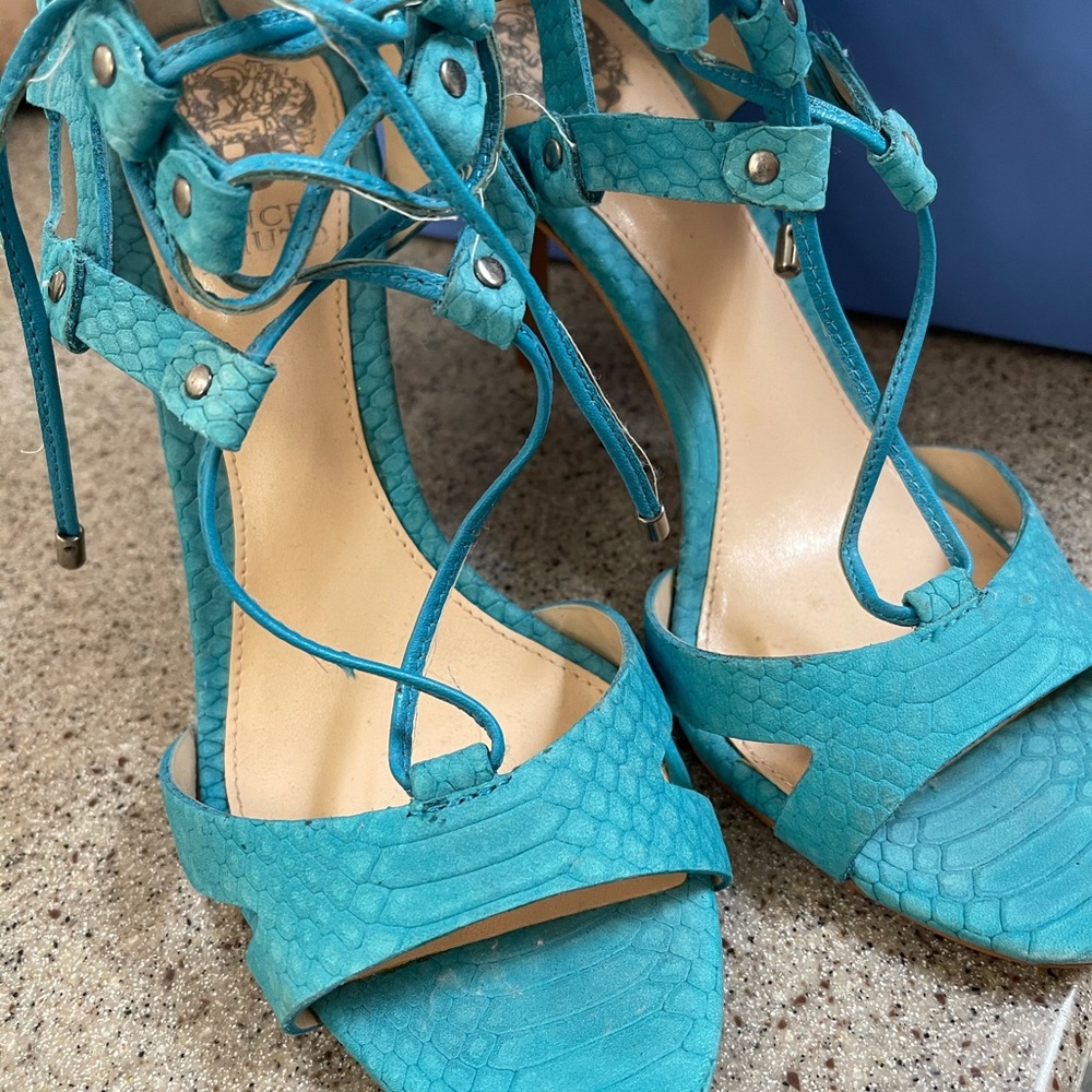 Vince Camuto turquoise suede shoes